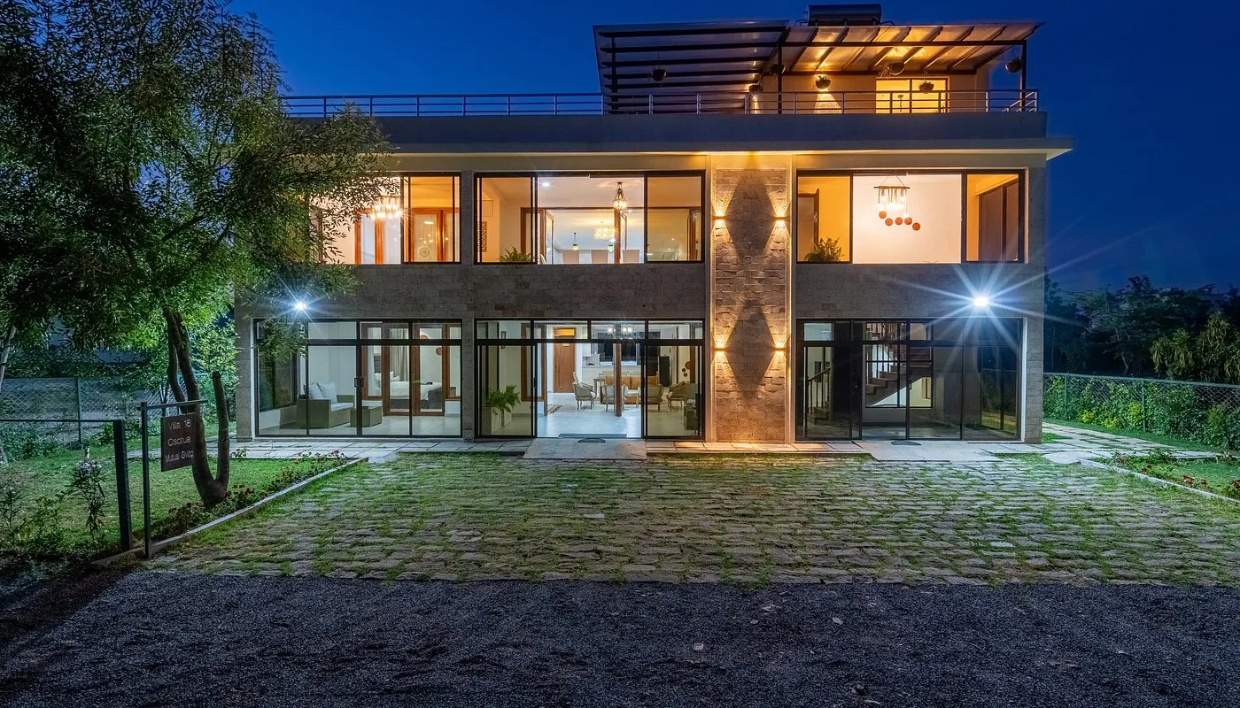 OSOTUA Villa 18 exterior at night